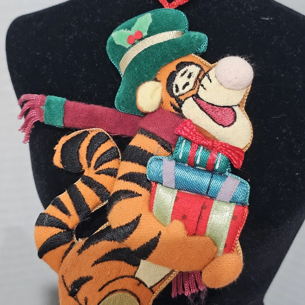 Disney Christmas Ornament Vintage Tigger delivers Gifts 🎁 Soft 2 sided L👀K